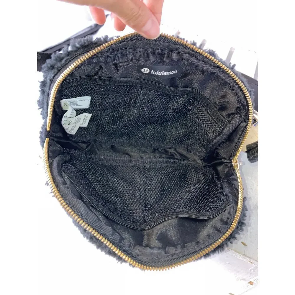 LULULEMON BLACK SHERPA GOLD METAL HARDWARE BELTBAG